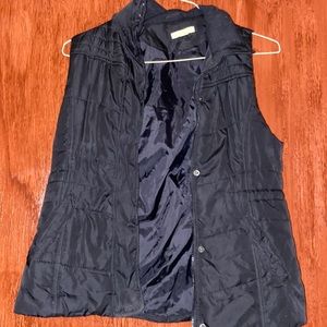 Black puffer vest
